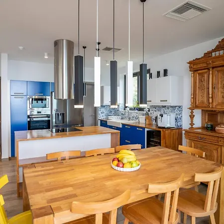 빌라 Blueskyline Owner's Listing, By Hellocrete *
