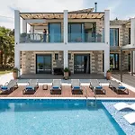 Villa Blueskyline Owner's Listing, By Hellocrete