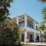 Blueskyline Owner's Listing, By Hellocrete Hriszí Aktí Haniá