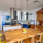 Villa Blueskyline Owner's Listing, By Hellocrete *