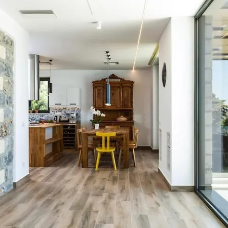 Blueskyline Owner's Listing, By Hellocrete