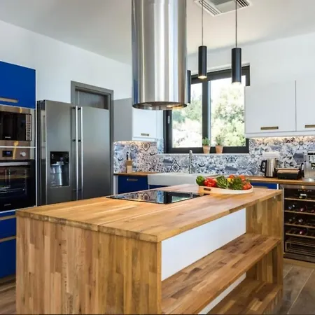 Blueskyline Owner's Listing, By Hellocrete * Chania (Crete)