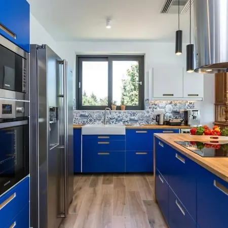Villa Blueskyline Owner's Listing, By Hellocrete