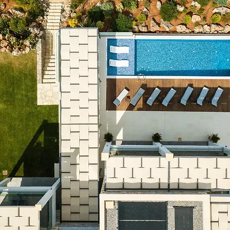 Blueskyline Owner's Listing, By Hellocrete *