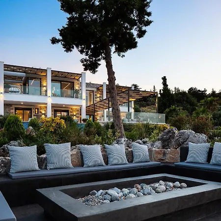 Blueskyline Owner's Listing, By Hellocrete Villa