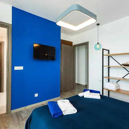 Blueskyline Owner's Listing, By Hellocrete Villa *