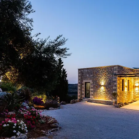 Blueskyline Owner's Listing, By Hellocrete Villa Chania (Crete)