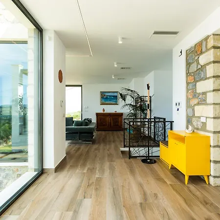 Blueskyline Owner's Listing, By Hellocrete Villa Chania (Crete)