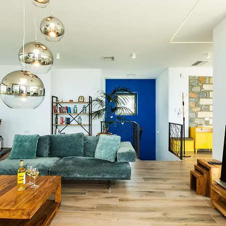 Blueskyline Owner's Listing, By Hellocrete