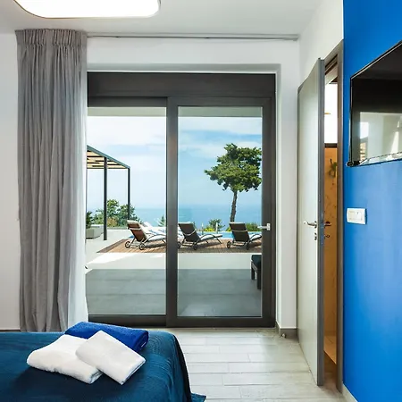 Blueskyline Owner's Listing, By Hellocrete Villa Chania (Crete)