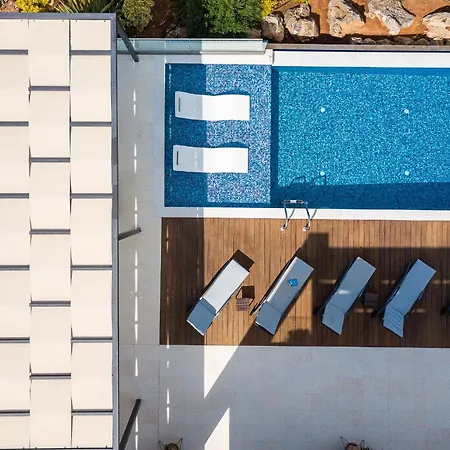Villa Blueskyline Owner's Listing, By Hellocrete *