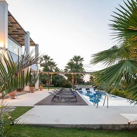 Blueskyline Owner's Listing, By Hellocrete Вилла