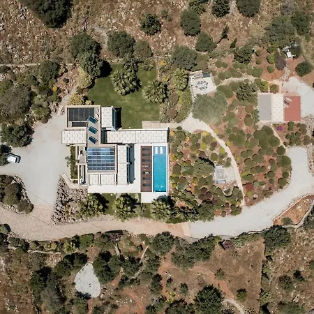 Blueskyline Owner's Listing, By Hellocrete Villa *