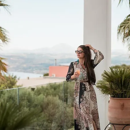 Blueskyline Owner's Listing, By Hellocrete Вилла Ханья