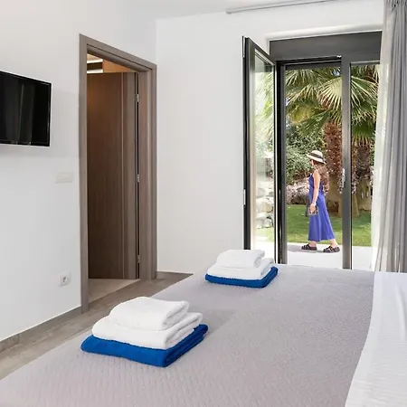 Blueskyline Owner's Listing, By Hellocrete 빌라 하니아