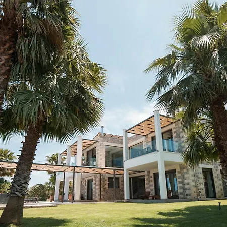 Blueskyline Owner's Listing, By Hellocrete Villa La Canée