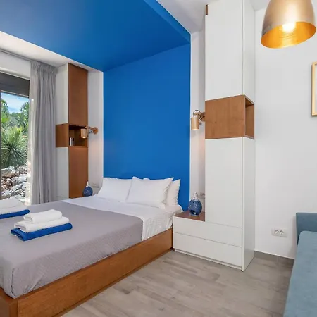 Blueskyline Owner's Listing, By Hellocrete La Canée