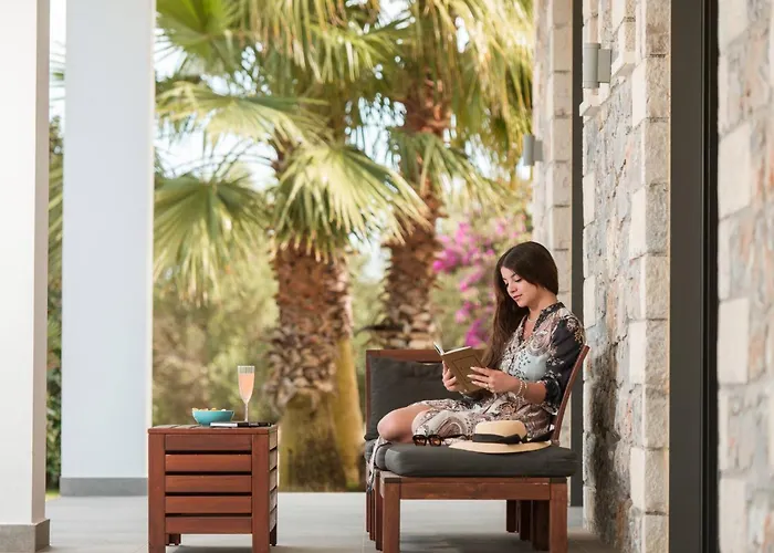 Villa Blueskyline Owner's Listing, By Hellocrete