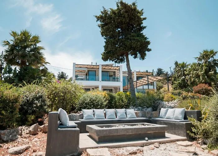 Blueskyline Owner's Listing, By Hellocrete * La Canée