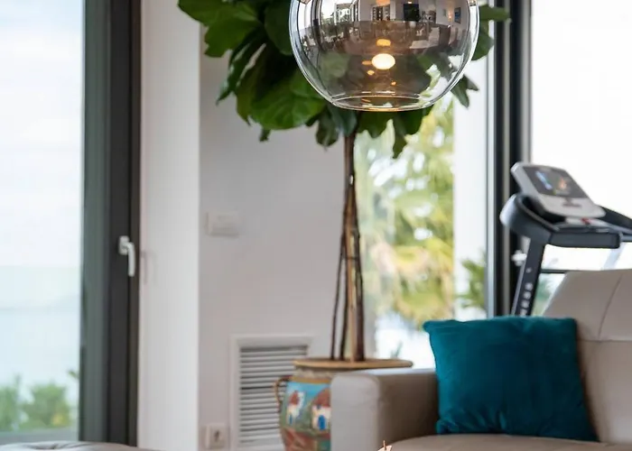 Blueskyline Owner's Listing, By Hellocrete Villa