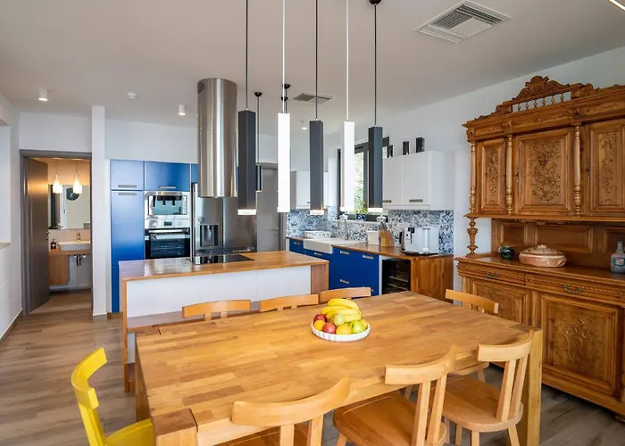 Villa Blueskyline Owner's Listing, By Hellocrete *