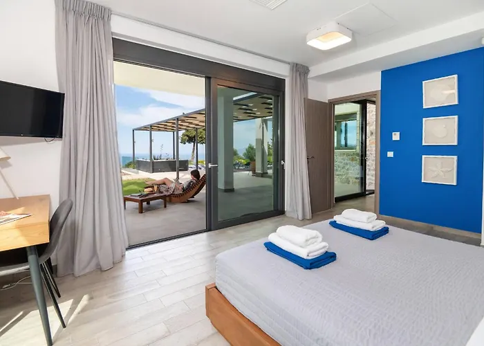 Blueskyline Owner's Listing, By Hellocrete Villa Chania (Crete)