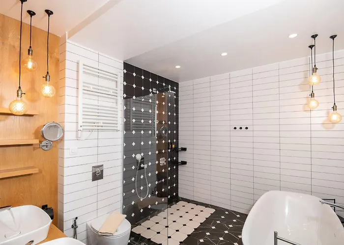 Blueskyline Owner's Listing, By Hellocrete La Canée