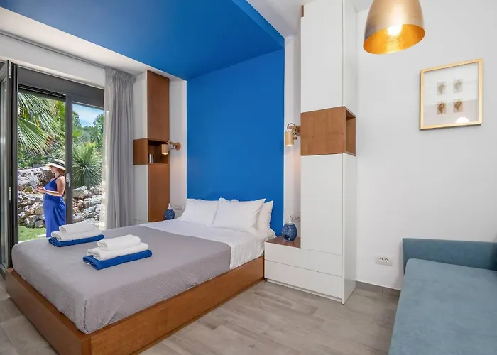 Blueskyline Owner's Listing, By Hellocrete La Canée