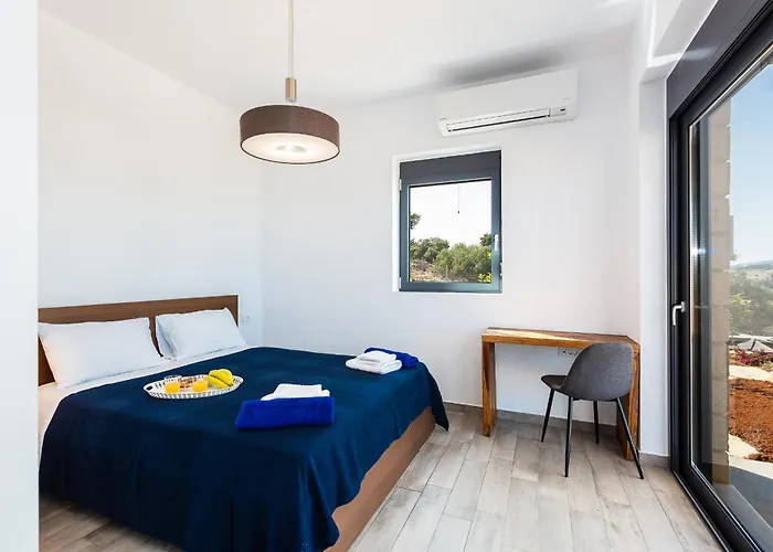 Blueskyline Owner's Listing, By Hellocrete Villa