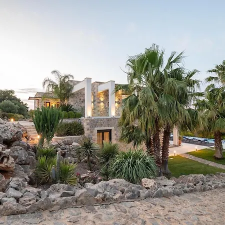 Villa Blueskyline Owner's Listing, By Hellocrete