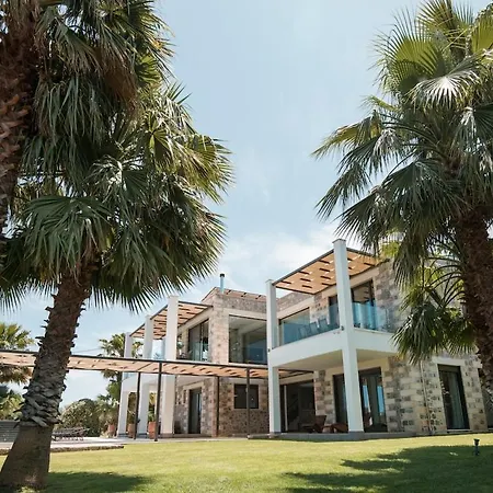 Blueskyline Owner's Listing, By Hellocrete Villa