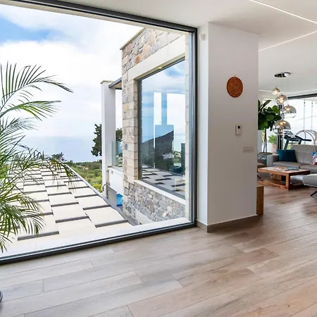 Villa Blueskyline Owner's Listing, By Hellocrete