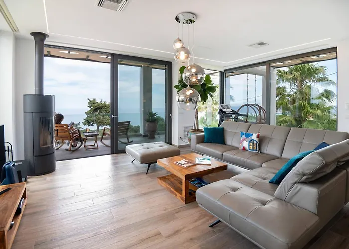 Blueskyline Owner's Listing, By Hellocrete *