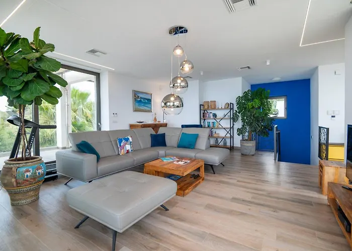 Blueskyline Owner's Listing, By Hellocrete Вилла Ханья